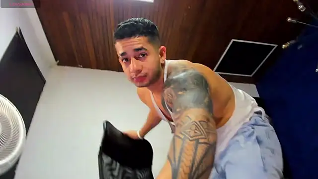 king falconer online show from November 14, 5:21 am