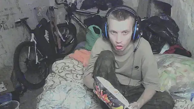Snapshot of makarov1993 chatting on September 10, 8:46 am makarov1993 online show from September 10, 8:46 am