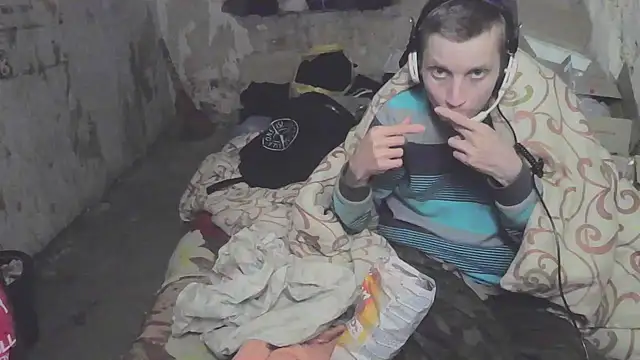 Snapshot of makarov1993 chatting on October 19, 3:37 pm makarov1993 online show from October 19, 3:37 pm