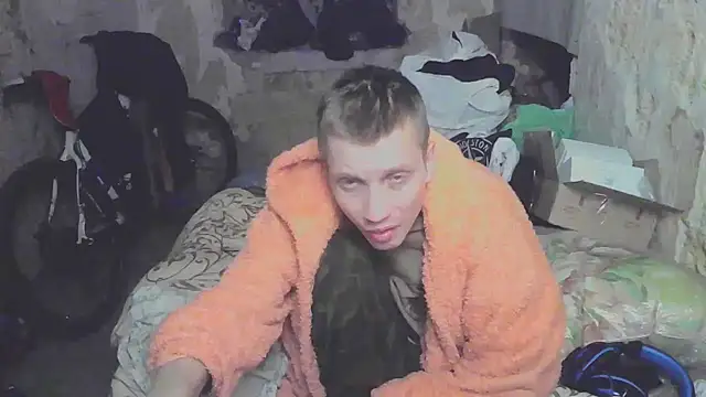 Snapshot of makarov1993 chatting on September 13, 8:43 pm makarov1993 online show from September 13, 8:43 pm