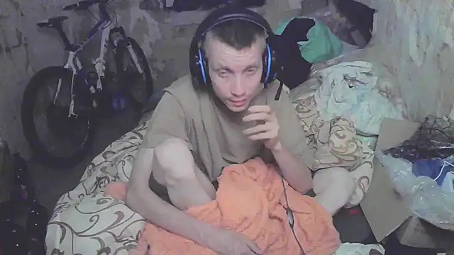 Snapshot of makarov1993 chatting on September 17, 6:58 am makarov1993 online show from September 17, 6:58 am