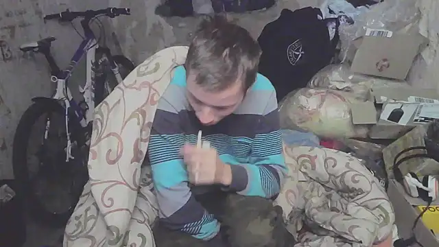 Snapshot of makarov1993 chatting on October 14, 6:31 am makarov1993 online show from October 14, 6:31 am