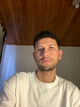 Snapshot of Michaell_Spinelly chatting on October 27, 8:22 pm Michaell Spinelly online show from October 27, 8:22 pm