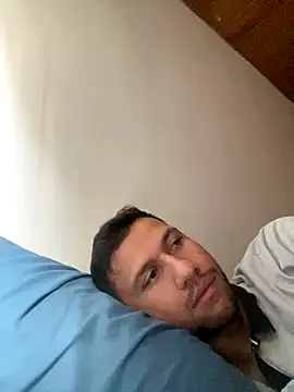 Snapshot of Michaell_Spinelly chatting on October 6, 3:49 pm Michaell Spinelly online show from October 6, 3:49 pm