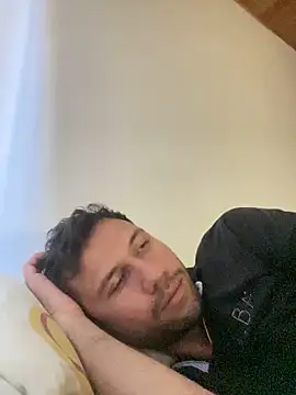 Snapshot of Michaell_Spinelly chatting on October 26, 8:00 pm Michaell Spinelly online show from October 26, 8:00 pm