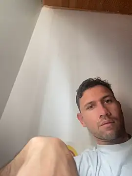 Snapshot of Michaell_Spinelly chatting on October 20, 4:22 pm Michaell Spinelly online show from October 20, 4:22 pm