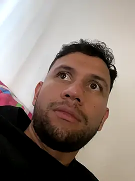 Snapshot of Michaell_Spinelly chatting on October 15, 5:20 pm Michaell Spinelly online show from October 15, 5:20 pm