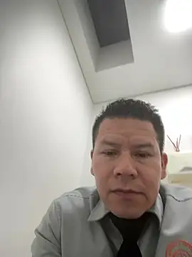 Manu0586 online show from February 1, 5:06 am