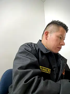 Snapshot of Manu0586 chatting on October 16, 2:52 am Manu0586 online show from October 16, 2:52 am