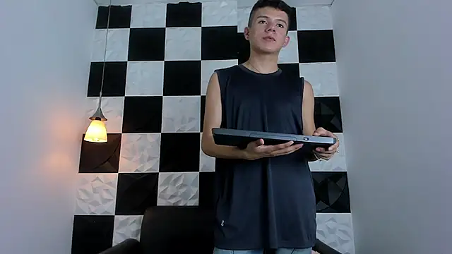 Snapshot of AndyFame1 chatting on September 27, 7:45 pm AndyFame1 online show from September 27, 7:45 pm