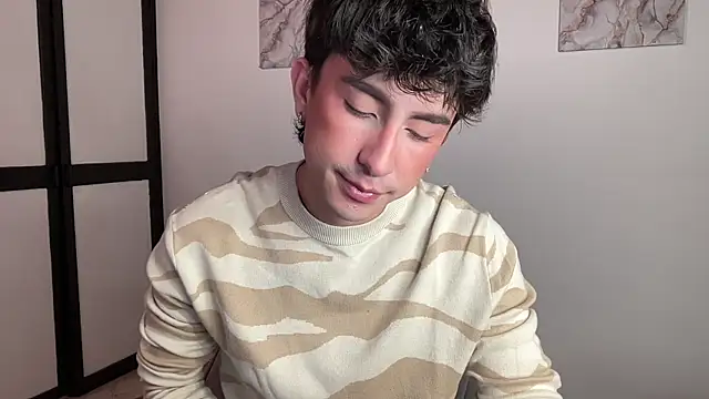 sweettaaron01 online show from May 3, 1:08 am