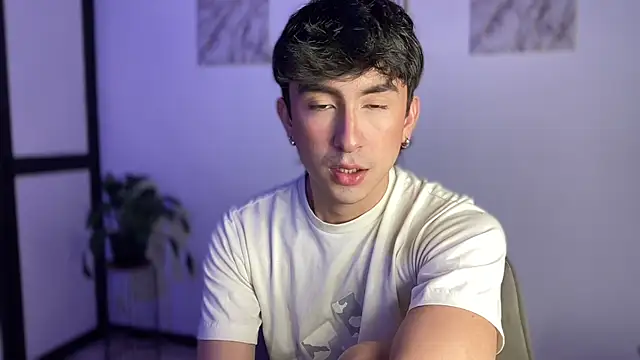 sweettaaron01 online show from May 10, 12:23 am