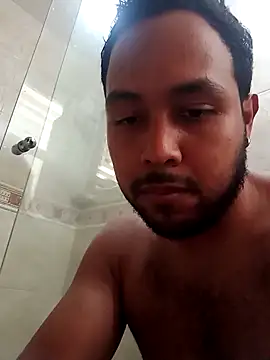 adriloga95 online show from April 29, 7:20 pm