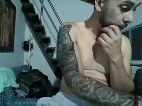 deibyzapata online show from October 12, 1:10 am