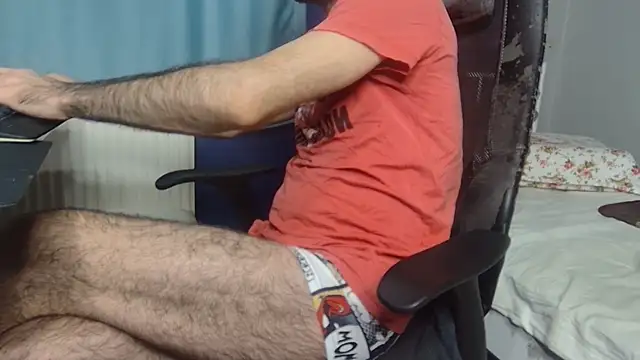 Snapshot of flydirty chatting on October 13, 6:36 pm flydirty online show from October 13, 6:36 pm