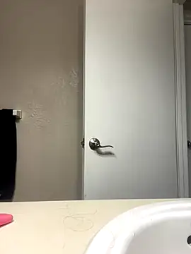 fpbitches1 online show from November 1, 6:01 pm