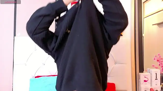 Axel  Evans online show from April 25, 1:41 pm