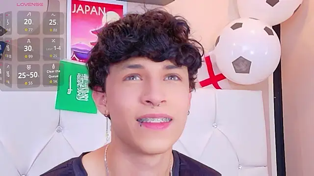 Axel  Evans online show from June 18, 2:00 pm