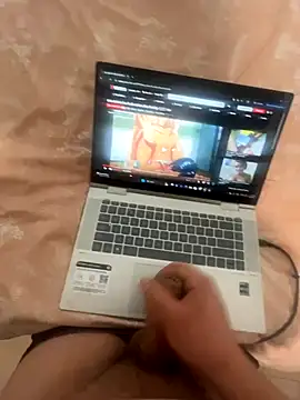 Snapshot of You-father chatting on October 2, 6:12 pm You-father online show from October 2, 6:12 pm