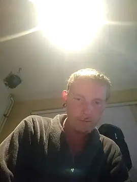 piercingpik online show from April 28, 8:46 pm