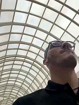 xAaronx9095 online show from October 19, 3:00 am