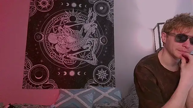 poisondevotion online show from February 8, 4:44 pm