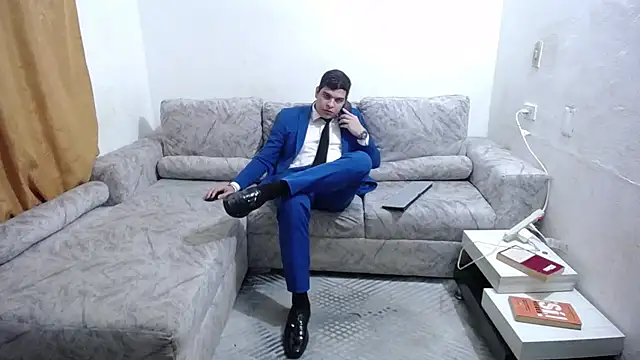 Victor Maitland online show from June 25, 4:15 am