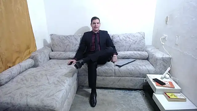 Snapshot of Victor_Maitland chatting on October 31, 4:47 am Victor Maitland online show from October 31, 4:47 am