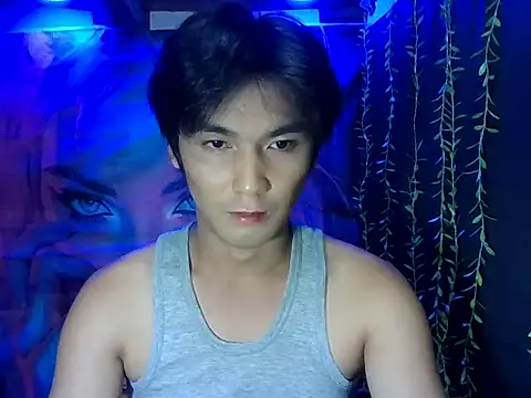 urhalfguyxx online show from December 20, 3:41 pm