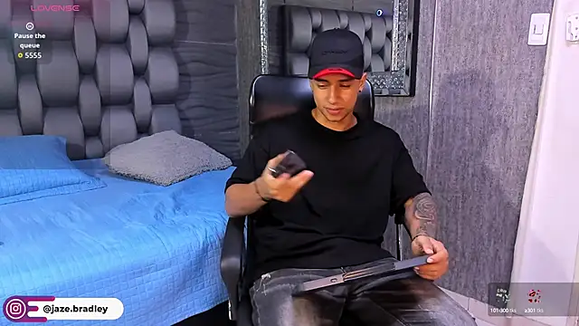 Snapshot of jaze_bradley chatting on October 2, 5:17 pm jaze bradley online show from October 2, 5:17 pm