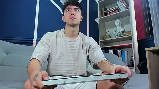 etham wolf  online show from November 12, 12:22 pm