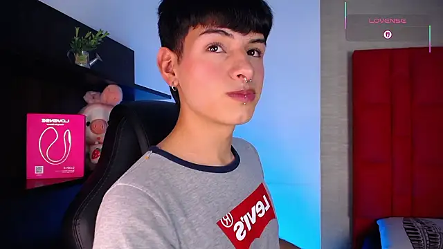 Ezra Storm online show from February 6, 5:04 am