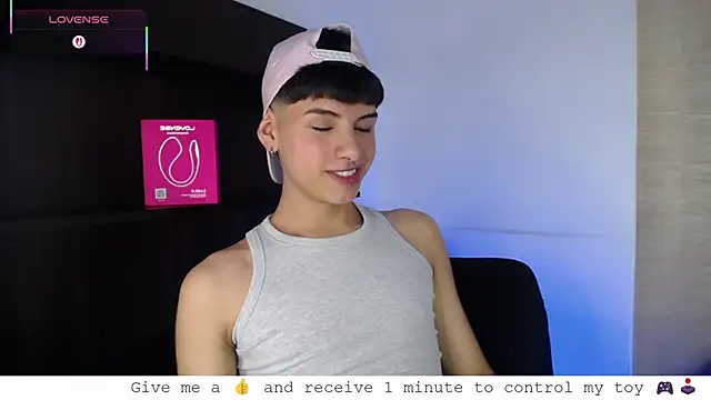 Snapshot of Ezra_Storm chatting on October 5, 5:33 am Ezra Storm online show from October 5, 5:33 am