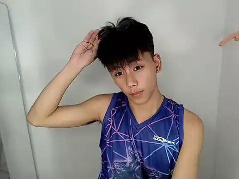 ynotyu online show from April 26, 8:16 pm
