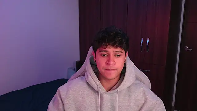 Snapshot of domsantiago_ chatting on October 8, 2:27 am domsantiago online show from October 8, 2:27 am