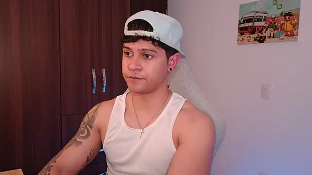 Snapshot of domsantiago_ chatting on September 20, 2:00 am domsantiago online show from September 20, 2:00 am
