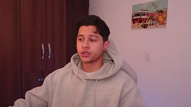 Snapshot of domsantiago_ chatting on September 19, 12:46 am domsantiago online show from September 19, 12:46 am
