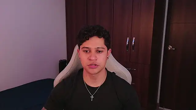 Snapshot of domsantiago_ chatting on September 22, 3:50 am domsantiago online show from September 22, 3:50 am