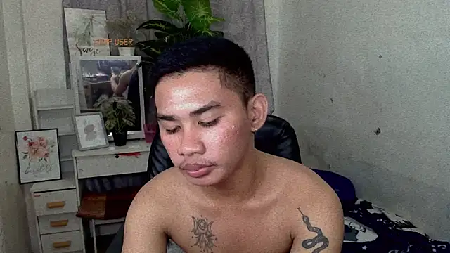 Snapshot of asianhardcock25 chatting on September 12, 11:21 am asianhardcock25 online show from September 12, 11:21 am