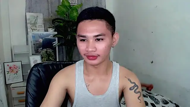 Snapshot of asianhardcock25 chatting on September 11, 10:47 am asianhardcock25 online show from September 11, 10:47 am