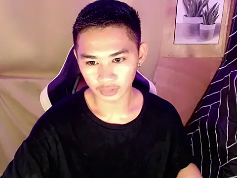 Snapshot of asianhardcock25 chatting on September 14, 9:55 am asianhardcock25 online show from September 14, 9:55 am