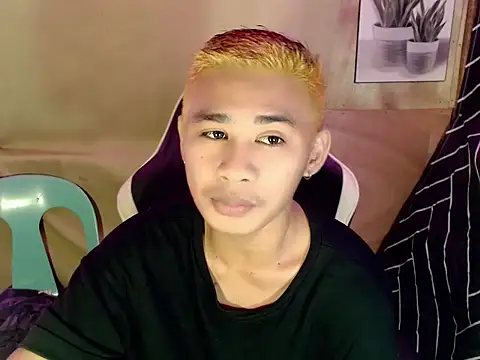 Snapshot of asianhardcock25 chatting on September 15, 1:45 pm asianhardcock25 online show from September 15, 1:45 pm