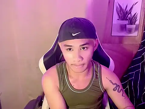 Snapshot of asianhardcock25 chatting on September 18, 4:53 pm asianhardcock25 online show from September 18, 4:53 pm