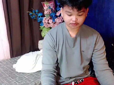 Reynelcock online show from April 25, 4:37 pm