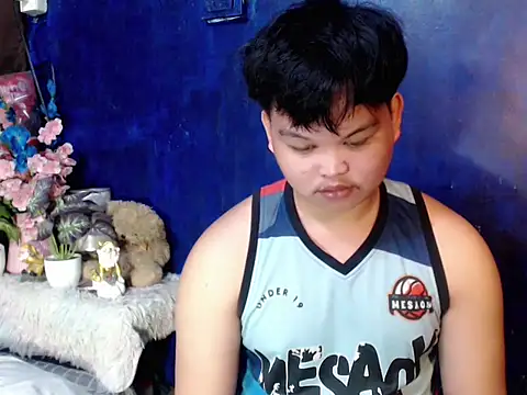 Reynelcock online show from April 23, 5:37 pm