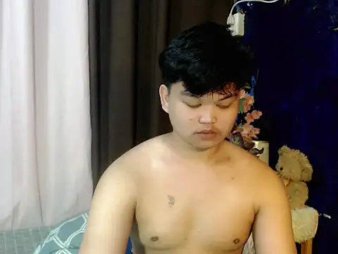 Reynelcock online show from March 31, 7:26 pm