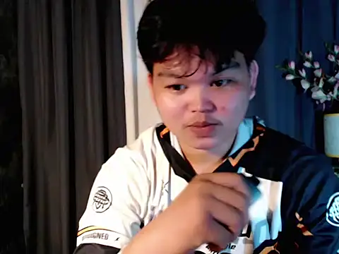 Snapshot of Reynelcock chatting on October 15, 1:41 pm Reynelcock online show from October 15, 1:41 pm