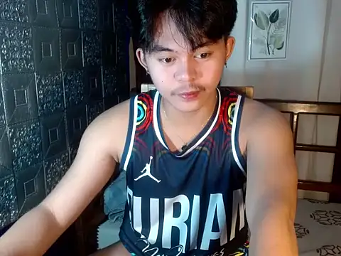 Snapshot of urguy_toshi chatting on September 24, 10:19 pm urguy toshi online show from September 24, 10:19 pm