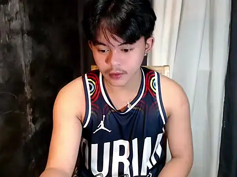 Snapshot of urguy_toshi chatting on September 23, 2:05 pm urguy toshi online show from September 23, 2:05 pm