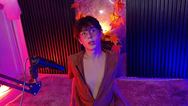 Snapshot of luixdust_ chatting on October 2, 4:27 am luixdust online show from October 2, 4:27 am